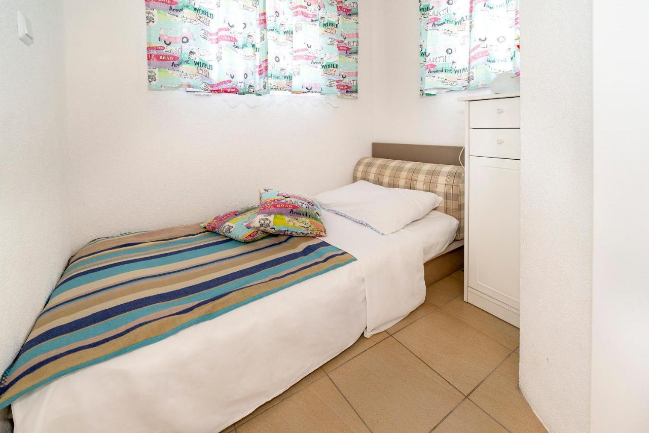 Camp Mali Bungalow Baška Dış mekan fotoğraf